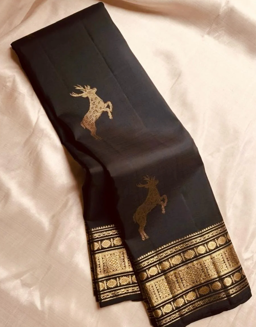 Lightweight Jacket With Front Pockets