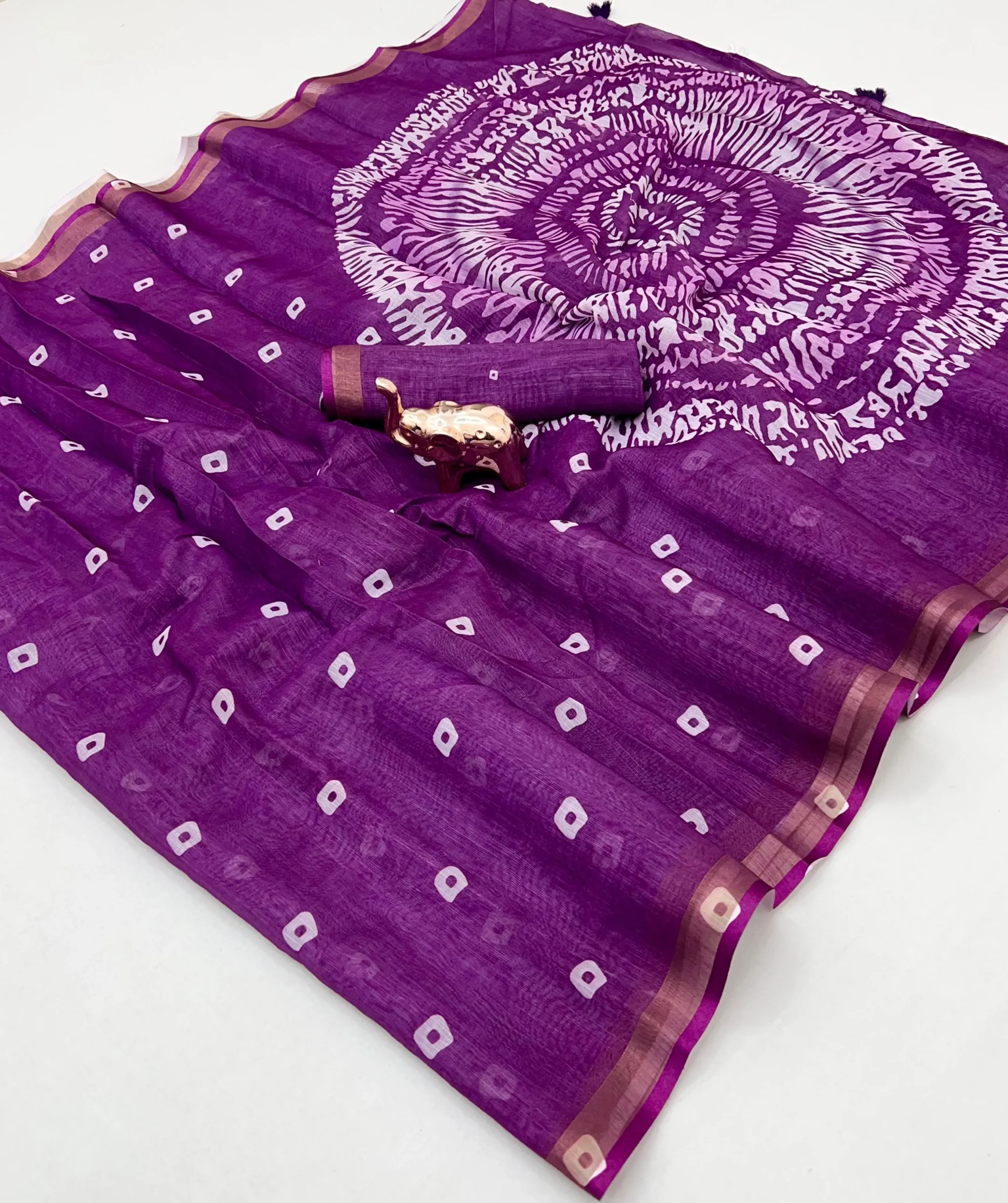 Royal Purple Linen Silk Saree with Bandhani Motifs & Statement Printed Pallu - Image 4