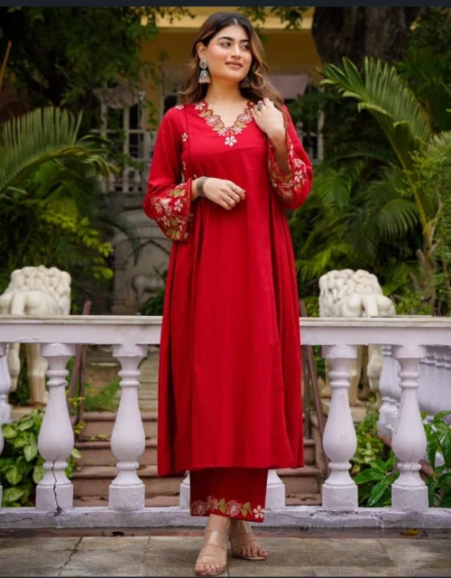 Chanderi Silk Red Floral Embroidered 3-Piece Kurta with Organza Dupatta