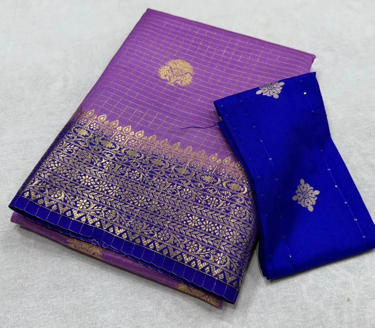 Lilac Mauve Viscose Silk Saree with Antique Gold Zari Butta & Royal Blue Border - Image 6