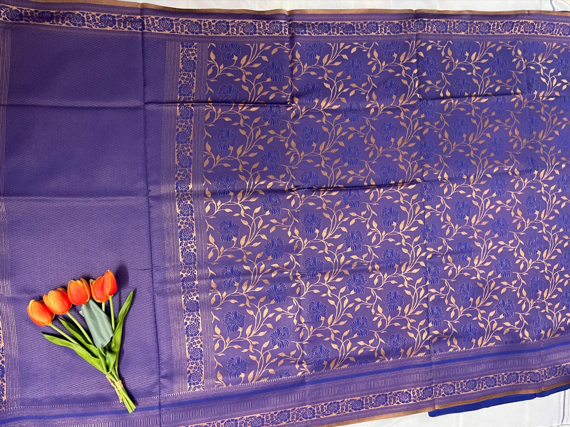Designer Silk Saree with Antique Gold Floral Vine Weave - Image 3